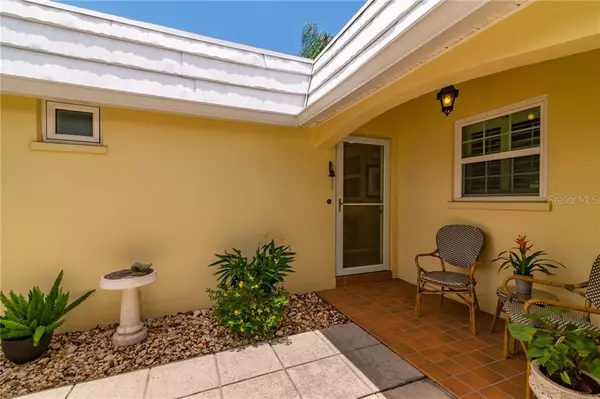 Sarasota, FL 34231,5892 DRIFTWOOD PL #5892