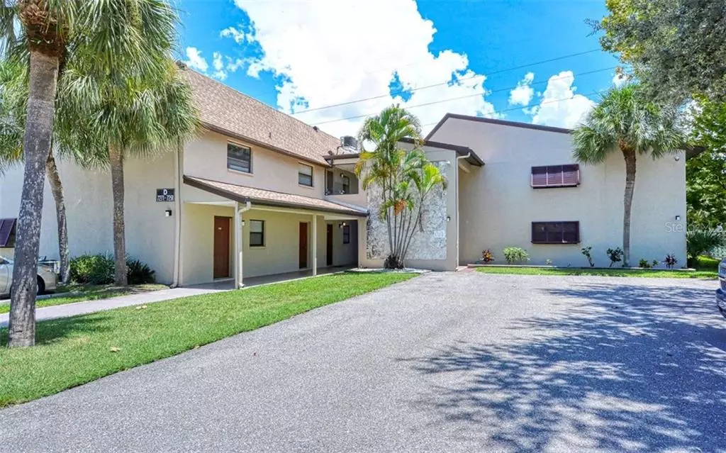 Sarasota, FL 34231,7289 CLOISTER DR #217