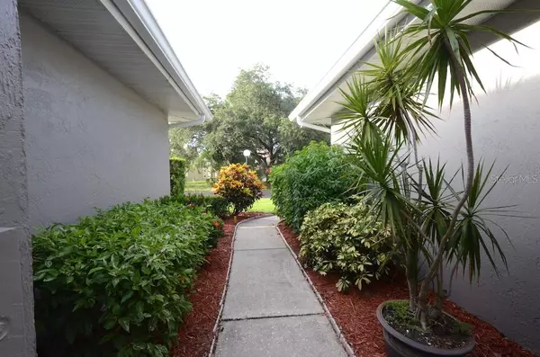 Sarasota, FL 34233,3918 CENTER GATE CIR #22