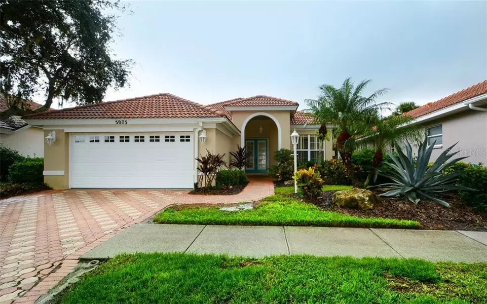 5075 HANGING MOSS LN, Sarasota, FL 34238