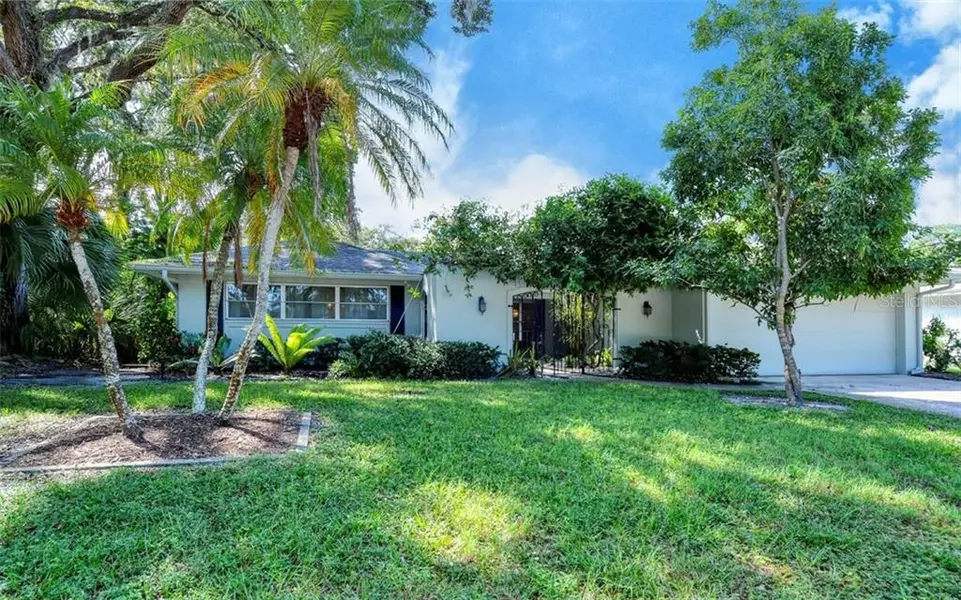 2822 VALLEY FORGE ST, Sarasota, FL 34231