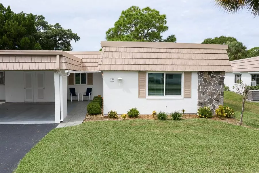 5447 RIVERBLUFF CIR #V-82, Sarasota, FL 34231