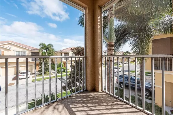 Sarasota, FL 34243,3464 PARKRIDGE CIR #33-202