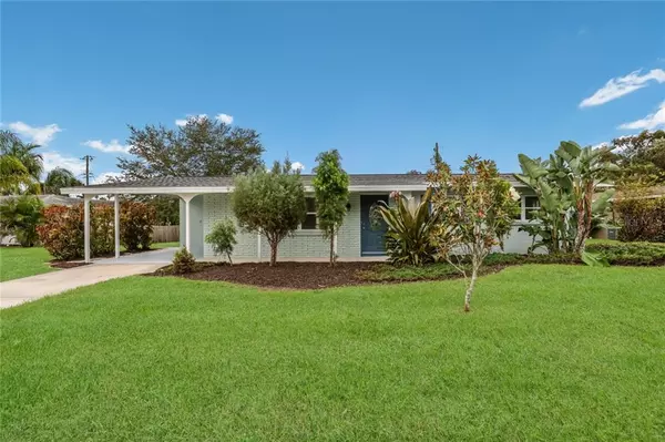 2828 GULF GATE DR, Sarasota, FL 34231