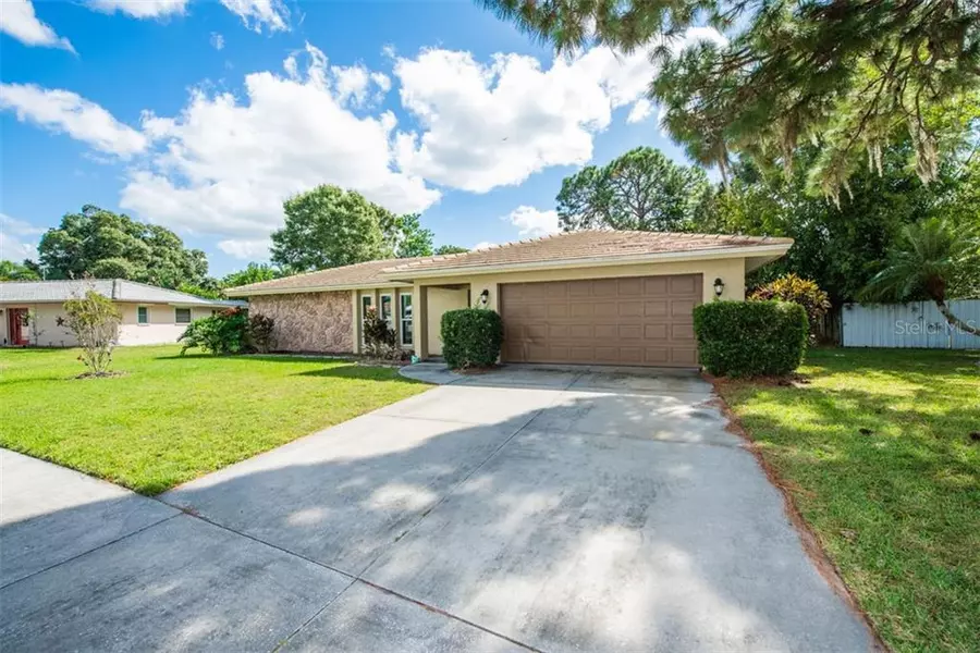 2512 CARLISLE PL, Sarasota, FL 34231