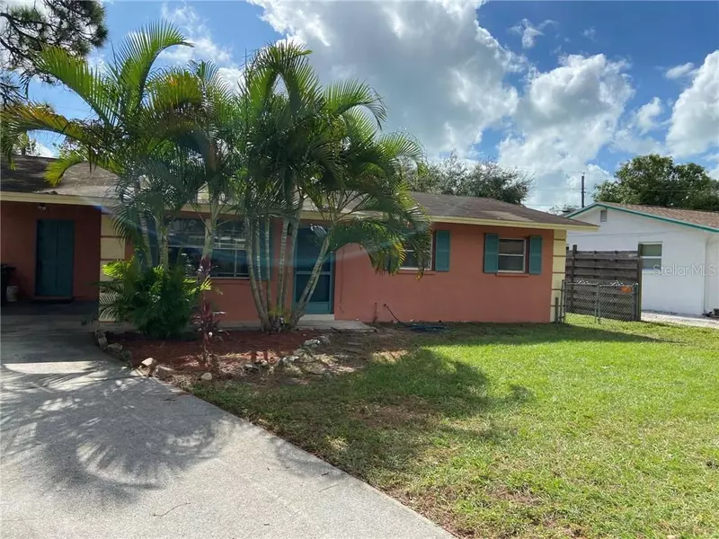 2824 WILLIAMSBURG ST, Sarasota, FL 34231