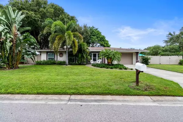 2927 PINECREST ST, Sarasota, FL 34239