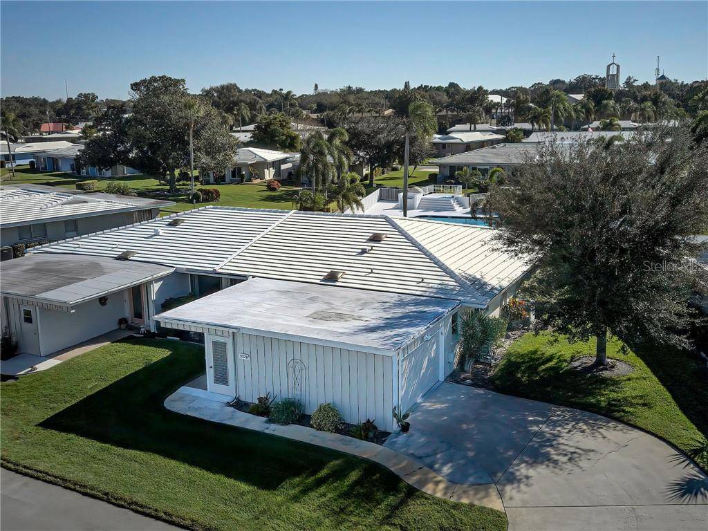 3228 SUFFOLK LN #404, Sarasota, FL 34239