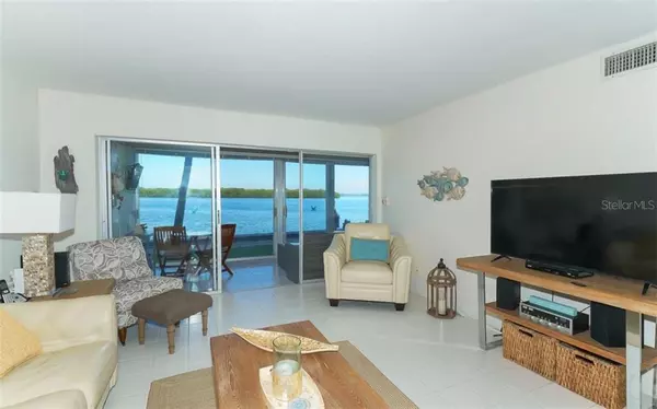 Longboat Key, FL 34228,4420 EXETER DR #107