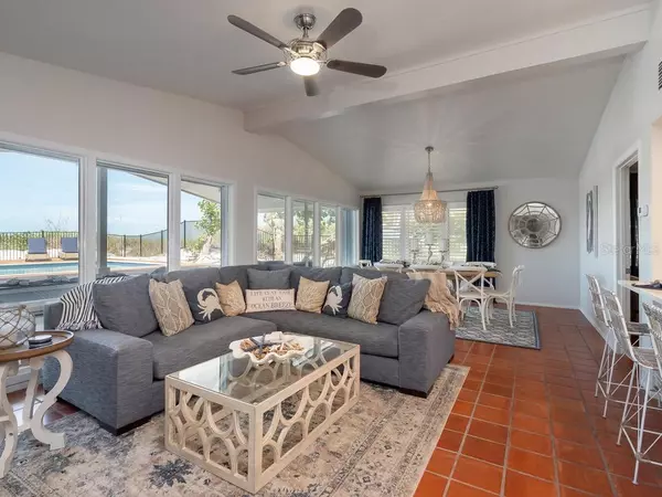 Anna Maria, FL 34216,102 TUNA ST