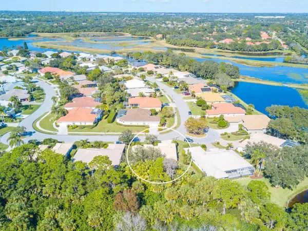 Sarasota, FL 34238,5217 FAR OAK CIR