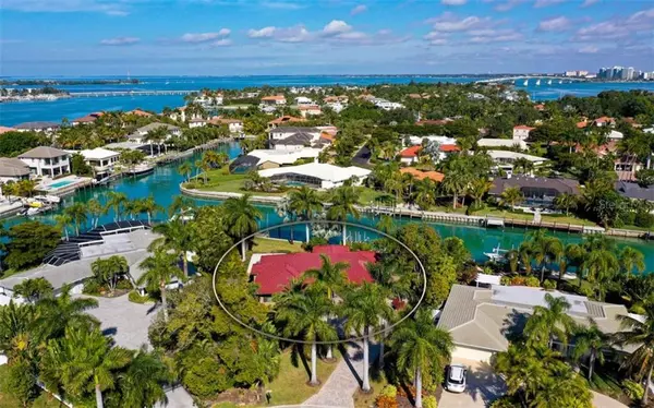 Sarasota, FL 34236,532 N SPOONBILL DR