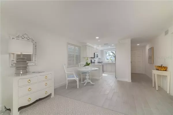 Longboat Key, FL 34228,877 SPANISH DR N