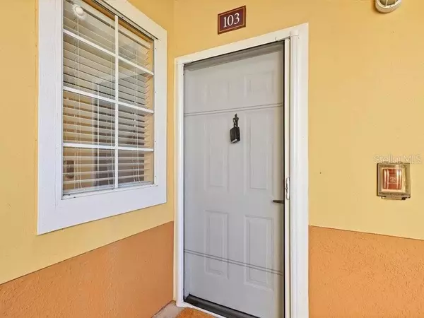 Sarasota, FL 34237,1030 VILLAGIO CIR #103