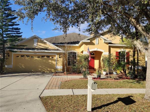 7024 DERWENT GLEN CIR, Land O Lakes, FL 34637