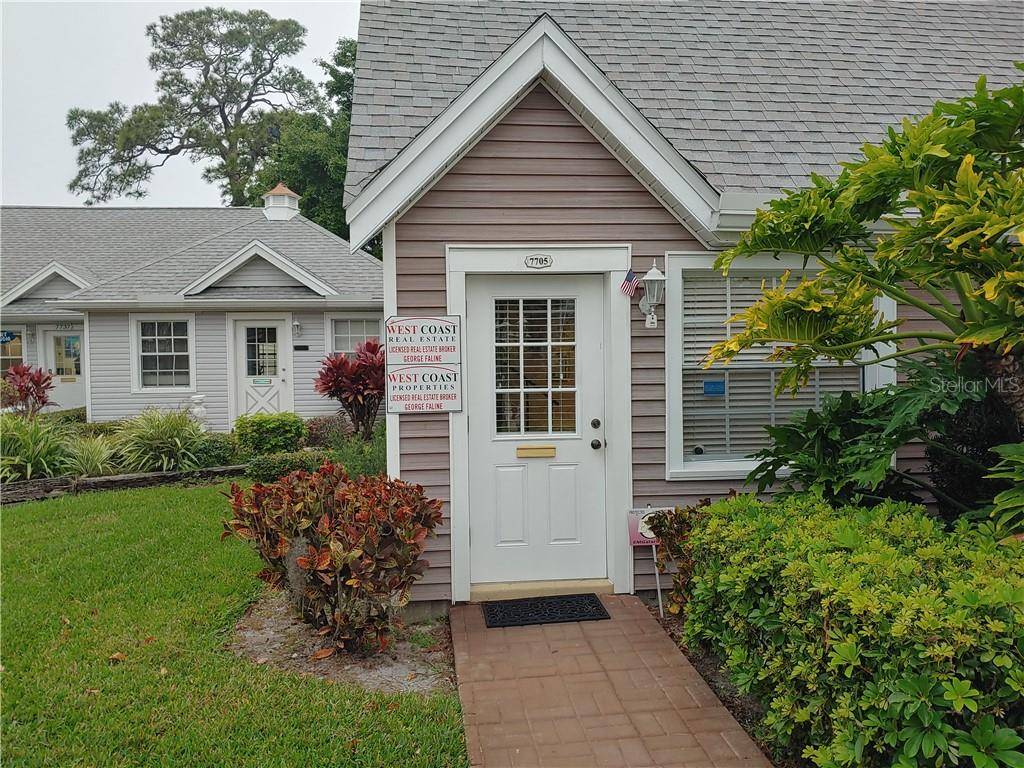 7705 HOLIDAY DR #15, Sarasota, FL 34231