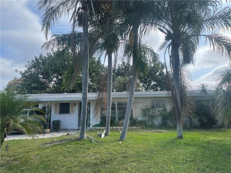 628 TANGERINE ST, Nokomis, FL 34275