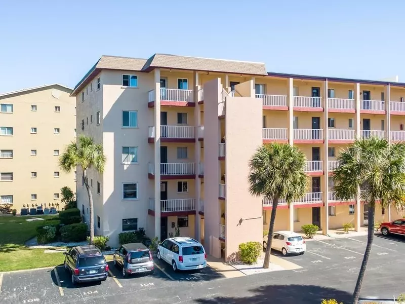 3873 LAKE BAYSHORE DR #201, Bradenton, FL 34205