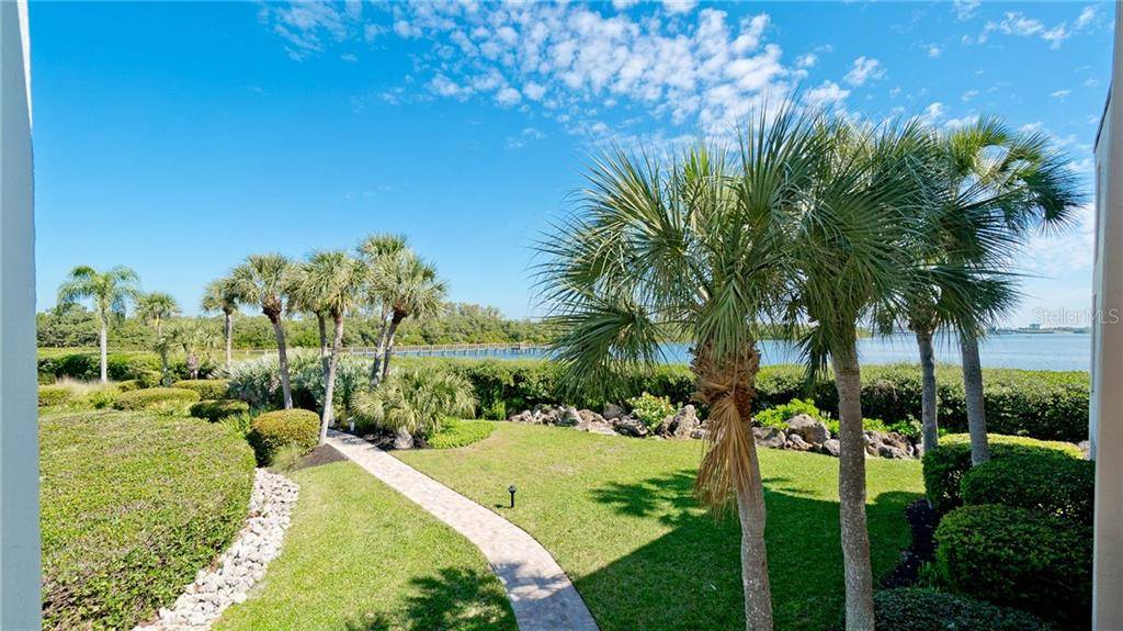 3705 E BAY DR #207, Holmes Beach, FL 34217