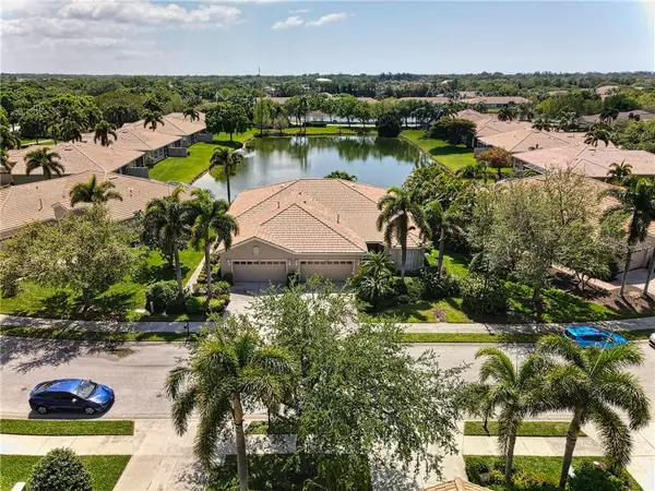 Sarasota, FL 34243,8046 VICTORIA FALLS CIR