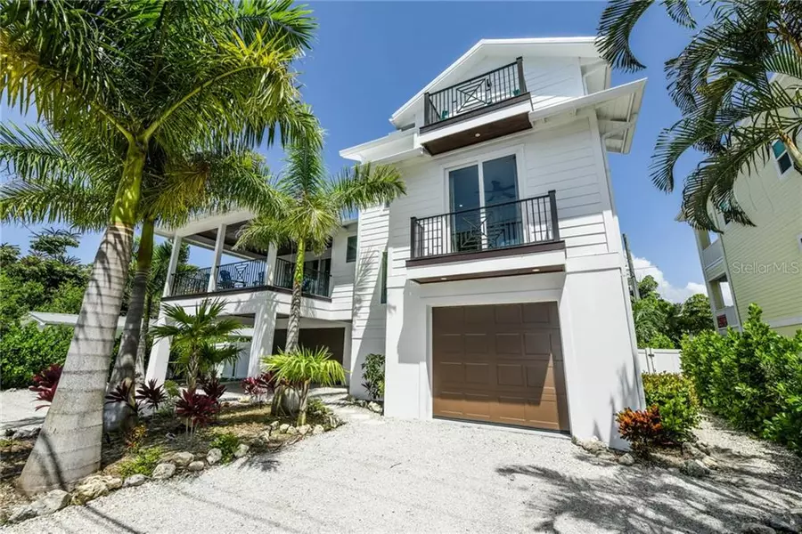 2207 AVENUE C, Bradenton Beach, FL 34217