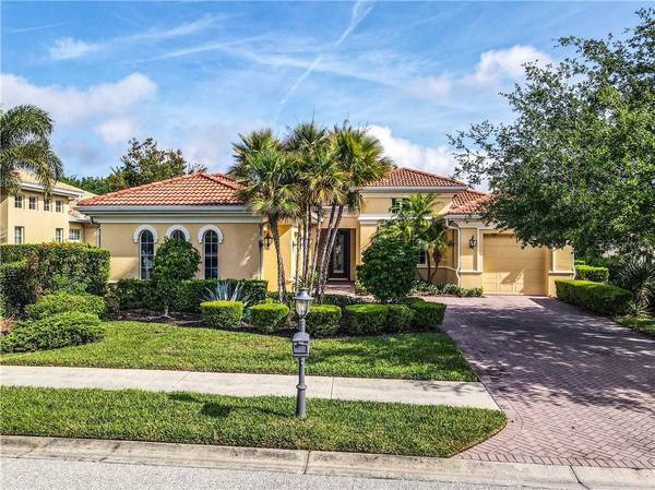 262 MONTELLUNA DR, North Venice, FL 34275