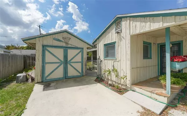 Sarasota, FL 34237,2336 PELICAN DR