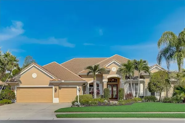 8019 ROYAL BIRKDALE CIR, Lakewood Ranch, FL 34202