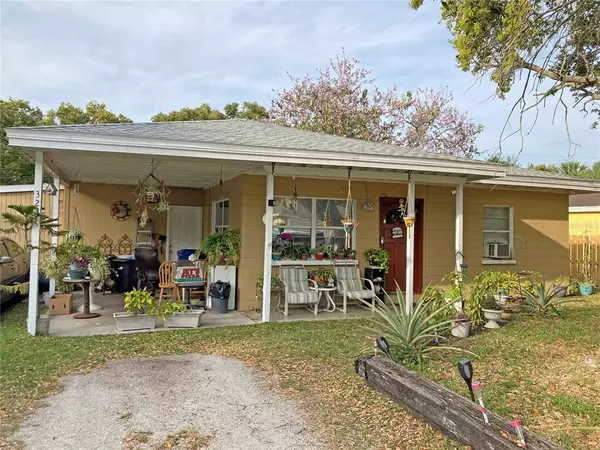 3231 WILLIAMSBURG ST, Sarasota, FL 34231