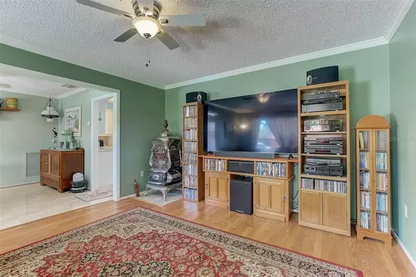 Sarasota, FL 34243,1161 CARMELLA CIR