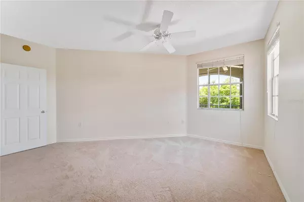 Sarasota, FL 34235,5601 BENTGRASS DR #301