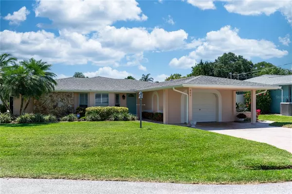 805 SUNCREST DR, Nokomis, FL 34275