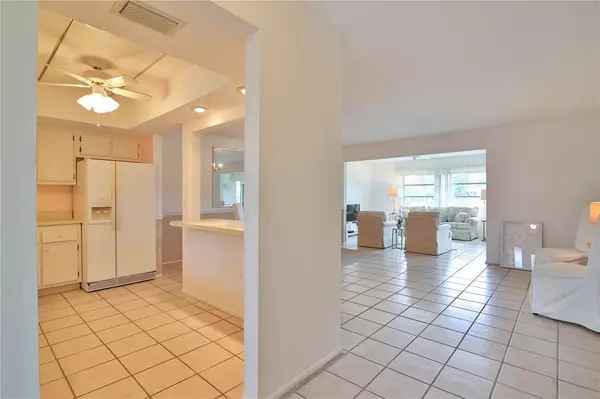 Sarasota, FL 34231,3514 TREE LINE CT #28