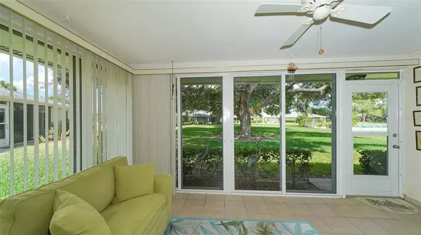 Sarasota, FL 34233,5709 CENTER POINTE LN #11