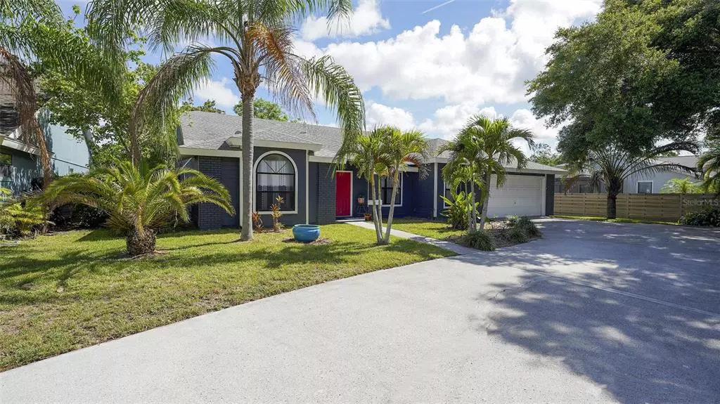 7966 MONTICELLO LN, Sarasota, FL 34243