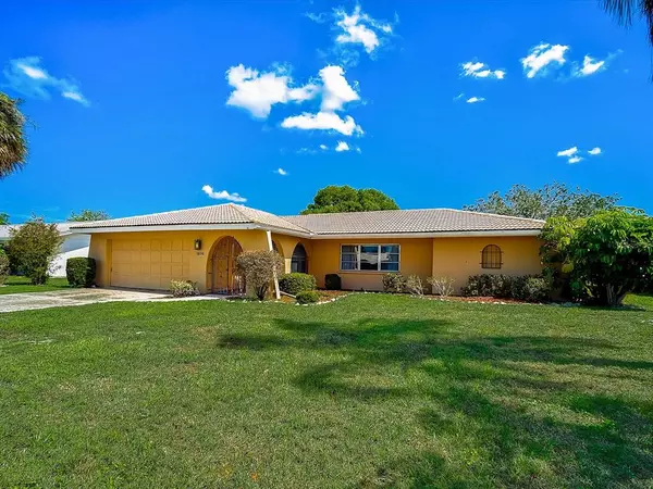 1836 MID OCEAN CIR, Sarasota, FL 34239