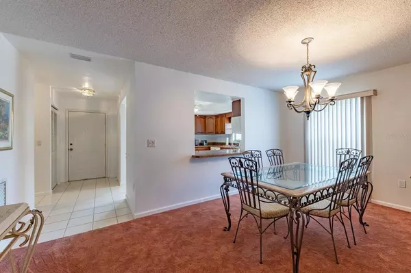 Sarasota, FL 34232,537 OAK HILL CIR #36