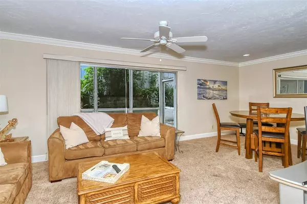 Sarasota, FL 34242,1207 E PEPPERTREE DR #231