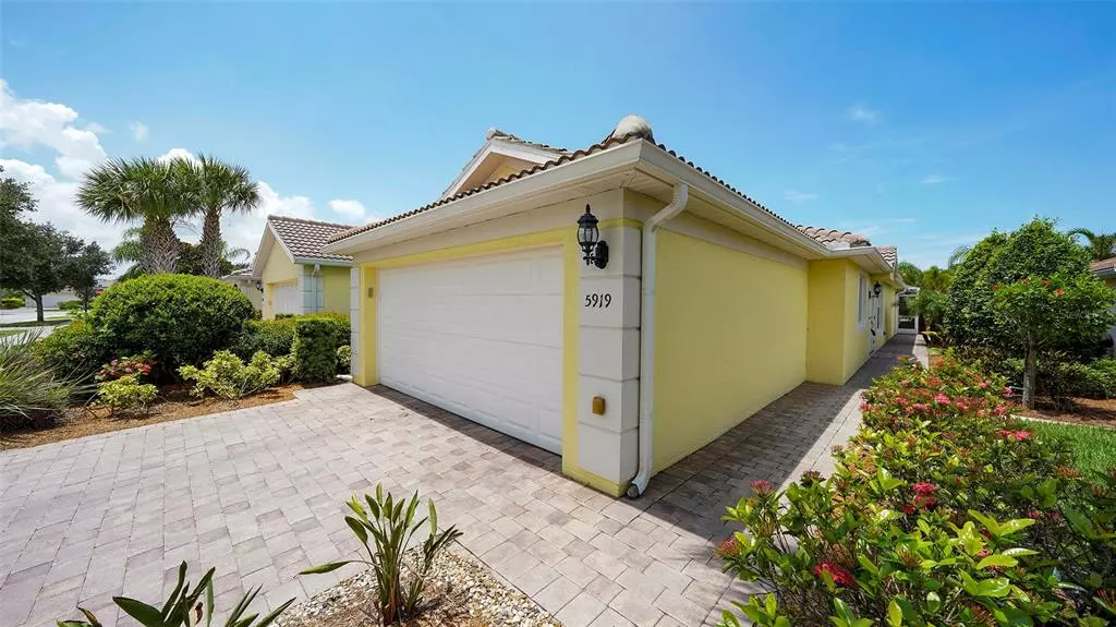 Sarasota, FL 34238,5919 GUARINO DR