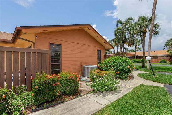 17314 TIMBER OAK LN, Fort Myers, FL 33908