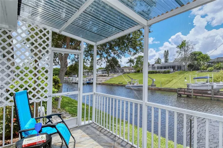 2612 RIVERBLUFF Pkwy #V-156, Sarasota, FL 34231