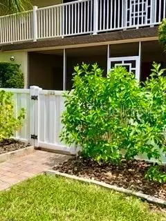 Holmes Beach, FL 34217,725 MANATEE AVE #725