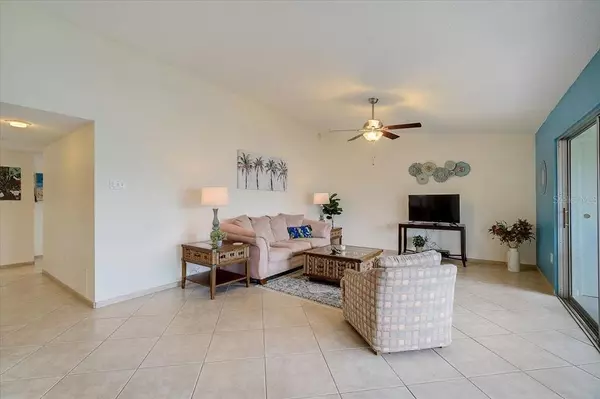 Sarasota, FL 34232,2442 CLUBHOUSE CIR #203