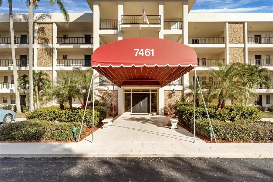 7461 W COUNTRY CLUB DR N #105, Sarasota, FL 34243