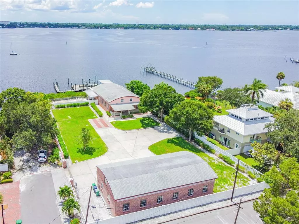 Palmetto, FL 34221,1301 RIVERSIDE DR
