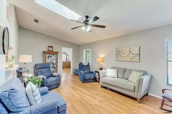 Sarasota, FL 34232,2462 BRIAR OAK CIR