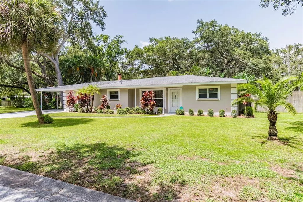 Sarasota, FL 34231,2323 ROSELAWN ST