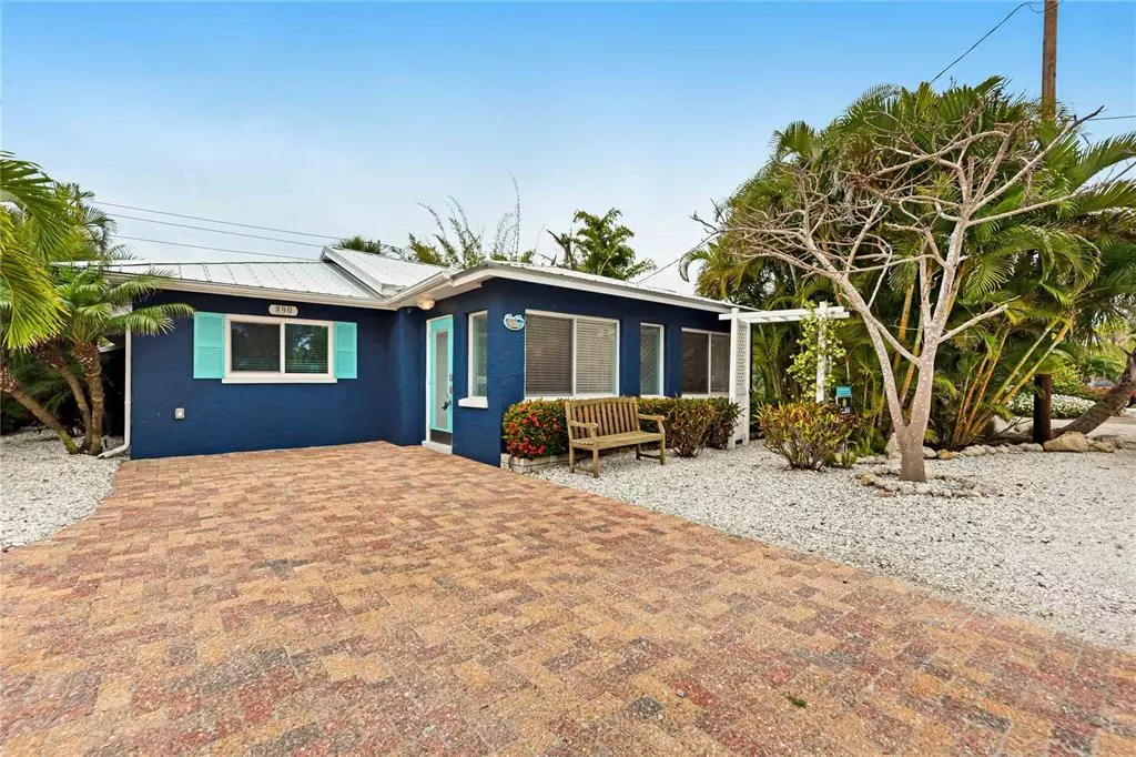 Anna Maria, FL 34216,890 N SHORE DR