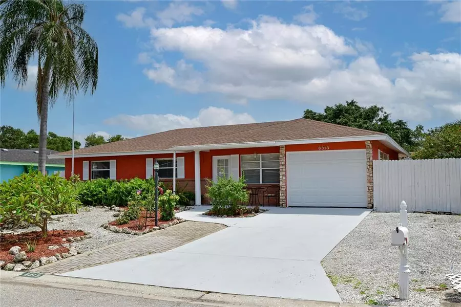 8313 43RD AVENUE DR W, Bradenton, FL 34209