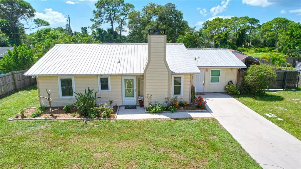 Venice, FL 34293,823 PANDA RD